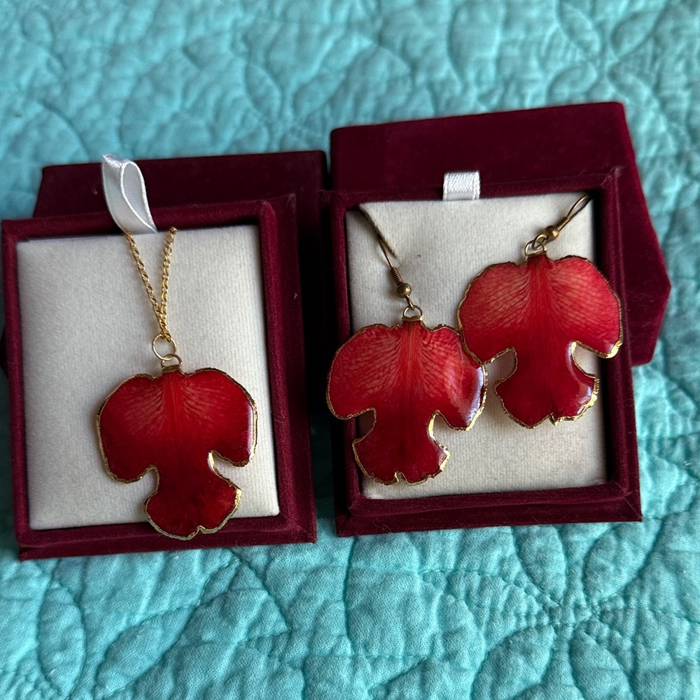 Elegant Red Orchid Jewelry Set